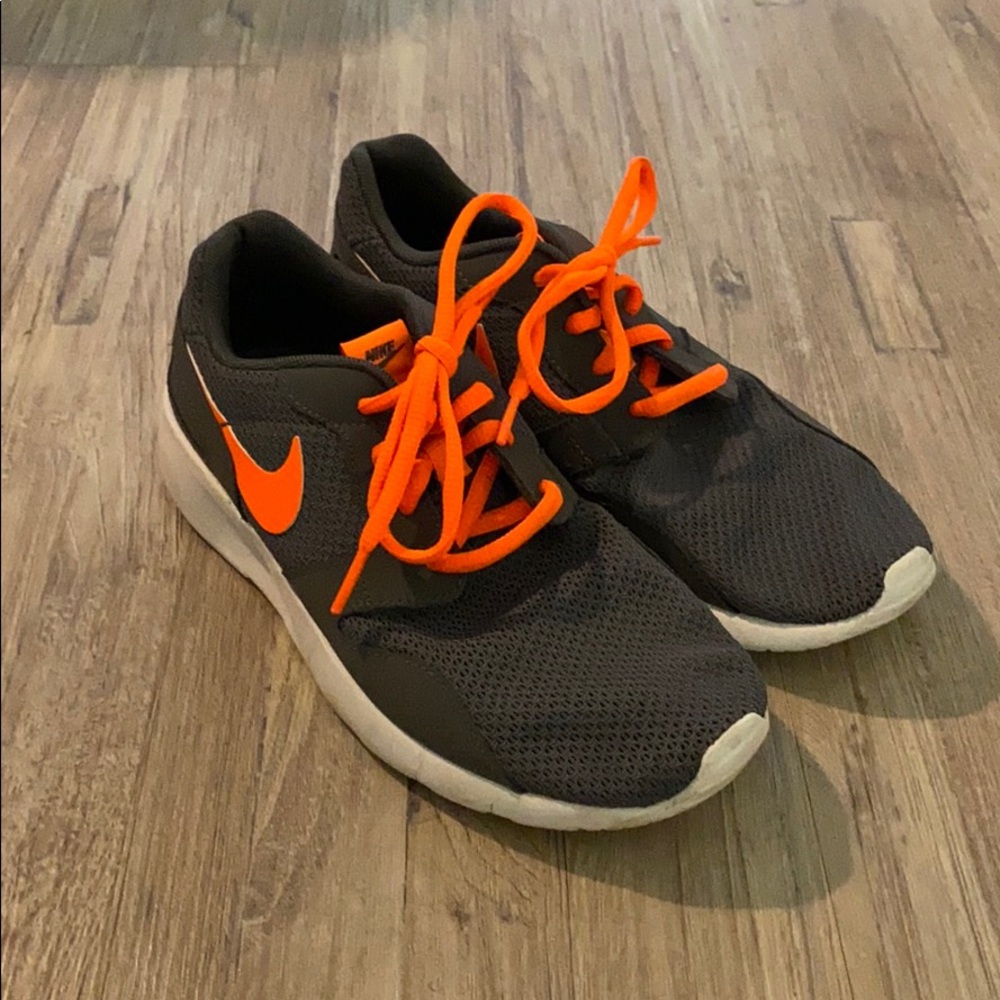 Nike Tennis Shoe Youth Size 5
